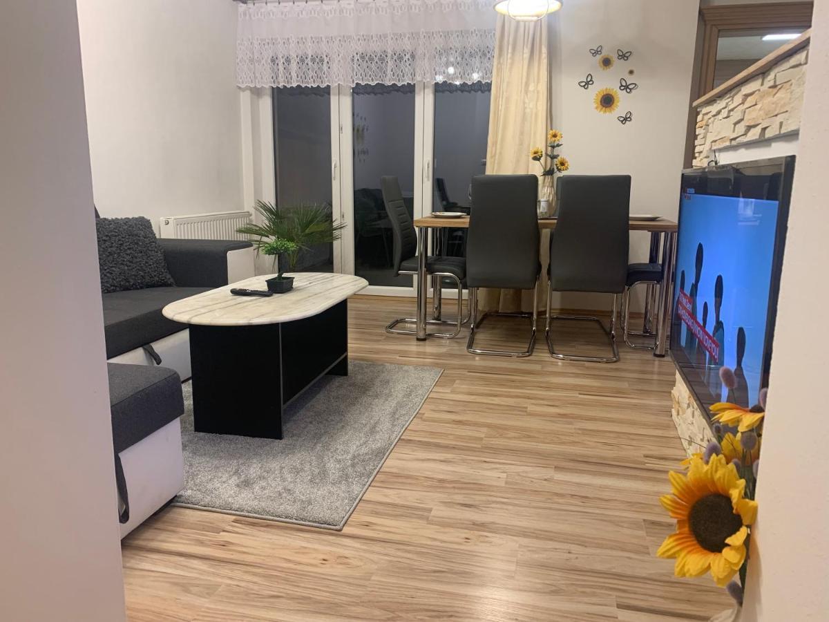 Apartman Slunecnice S Terasou Ceske Budejovice Bagian luar foto