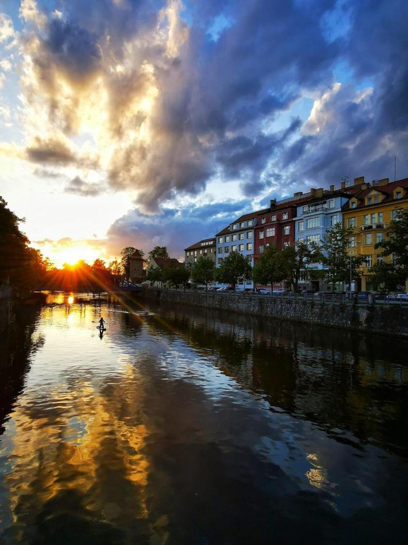 Apartman Slunecnice S Terasou Ceske Budejovice Bagian luar foto